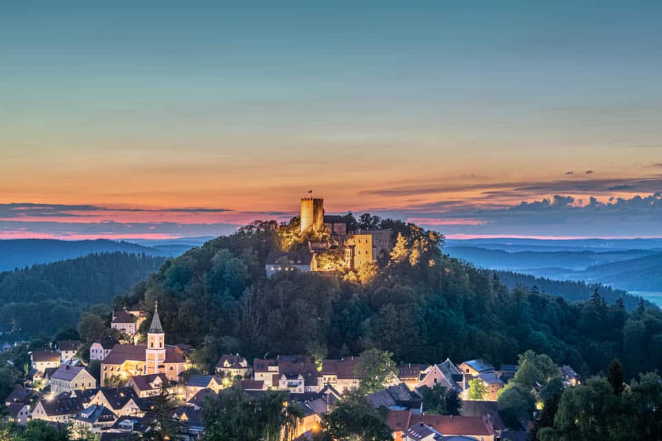Burg Falkenstein bei Nacht